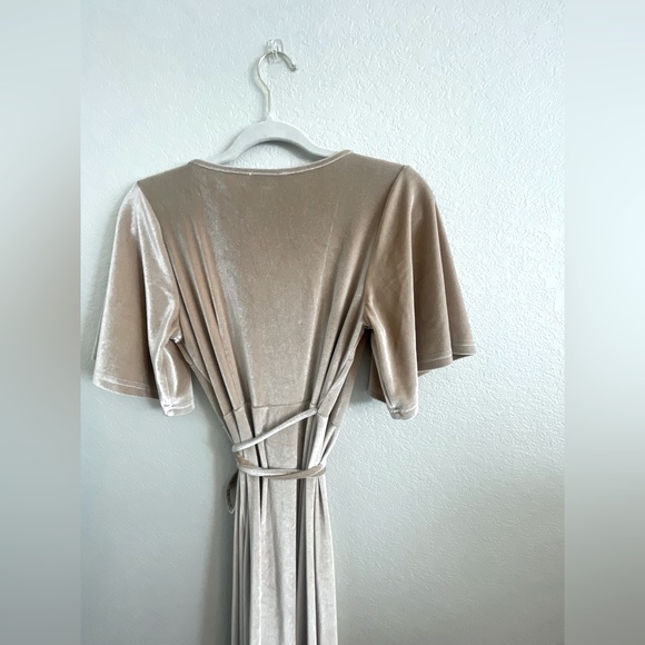 Baltic Born velvet wrap dress - Picture 4 of 7